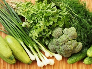الخضروات الخضراء قائمة بمنتجات الخضروات الخضراء الطويلة المورقة وفوائدها ومضارها