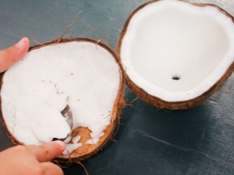  Spoķējiet kokosriekstu mīkstumu