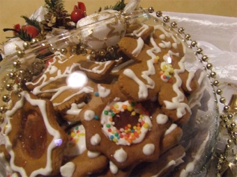  Gingerbread dengan ulas dan buah pelaga
