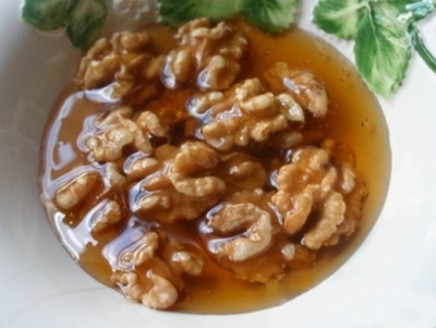  Metoden för framställning av en blandning av valnötter med honung