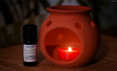  Aromatická lampa s levandulovým olejem