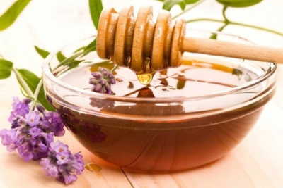  Minyak lavender dengan madu