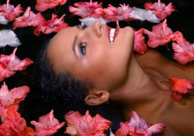  Bunga raya dalam kosmetologi