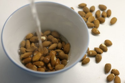  Almond cleaning method