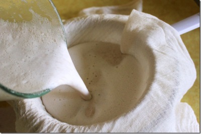  Bademovo mlijeko sadrži vitamine i minerale.